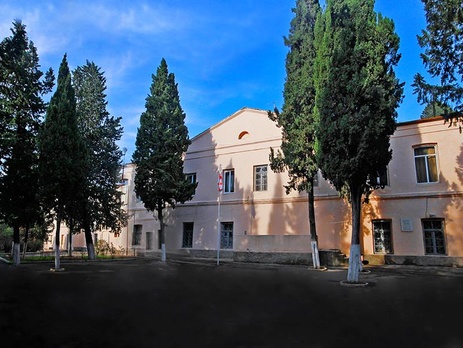 В Тбилиси показательно уничтожили российские учебники географии