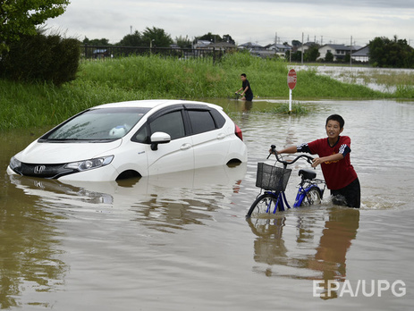 Ливни в Японии вызвали наводнения и оползни. Фоторепортаж