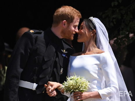 ﻿Герцоги Сассекські Гаррі і Меган опублікували фотокомпіляцію з нагоди річниці весілля