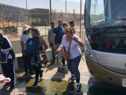 ﻿Неподалік від пірамід Гізи в Єгипті стався вибух поруч із туристичним автобусом, є постраждалі