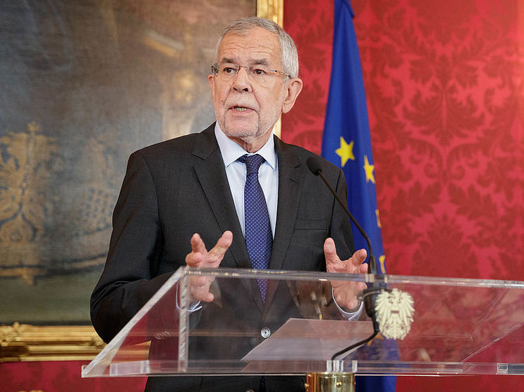 Президент Австрии поддержал проведение досрочных парламентских выборов