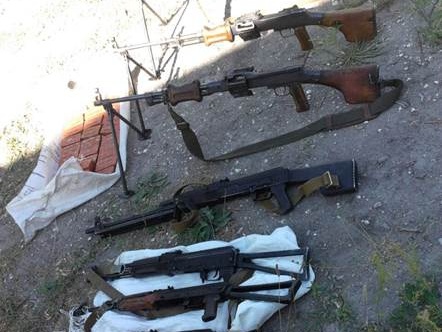 В Луганской области СБУ выявила тайник с оружием и взрывчаткой
