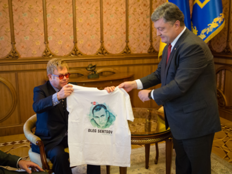 Порошенко: Визит Элтона Джона будет способствовать противодействию российской пропаганде