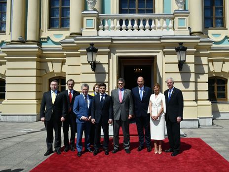 Зеленский – иностранным партнерам: Украина в международном сообществе станет надежной сестрой, которой все будут гордиться