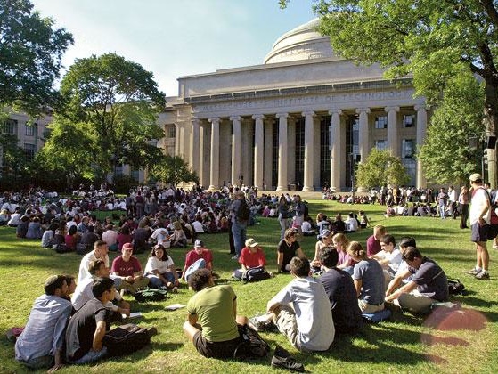 В американском Кембридже полиция по ошибке подняла тревогу среди студентов MIT