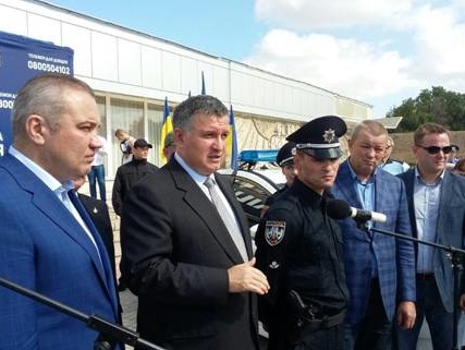 Аваков: В Киеве из патрульной полиции уволены 25 человек