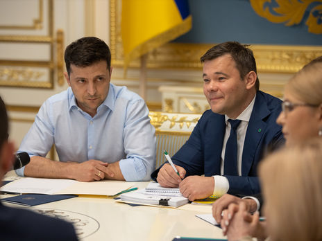 Советник Зеленского Богдан: Возможно, первые кадровые указы президента появятся сегодня вечером