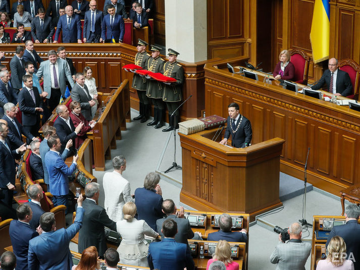 ﻿Зеленський попросив Парубія скликати на 22 травня позачергове засідання Ради