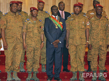 Президента и премьер-министра Буркина-Фасо задержали охранники