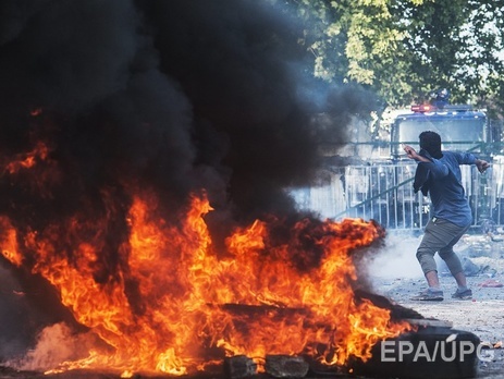 Венгерская полиция применила водометы и слезоточивый газ против мигрантов на границе с Сербией