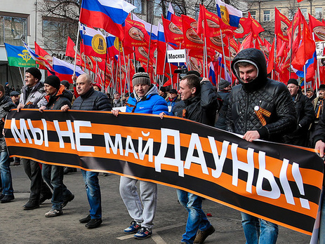 Опрос: Более половины россиян готовы терпеть санкции ради продолжения политики Путина