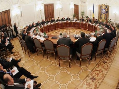 СНБО поддержал предложение Порошенко о снятии санкций с отдельных европейских журналистов