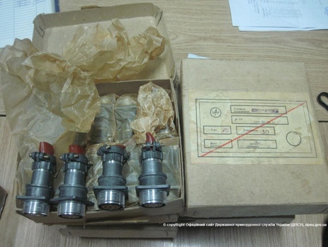 Пограничники изъяли крупную партию радиодеталей в поезде 