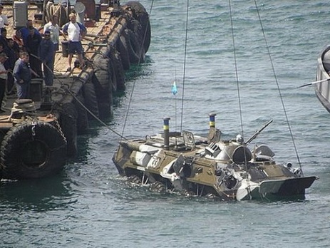 Из шести вышедших в море БТР утонули четыре
