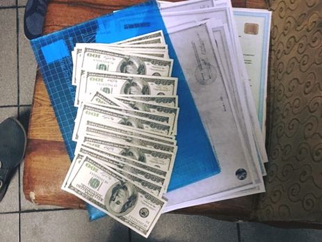 В Киевской области при получении взятки задержали заместителя городского головы Василькова – прокуратура