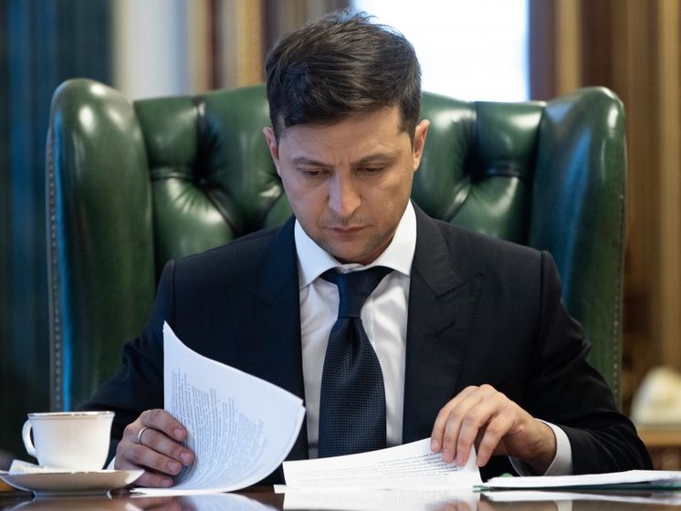 Петиция за отставку Зеленского на сайте президента Украины набрала необходимое для рассмотрения число голосов