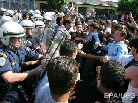 В Венгрии из-за наплыва мигрантов мобилизовали резервистов