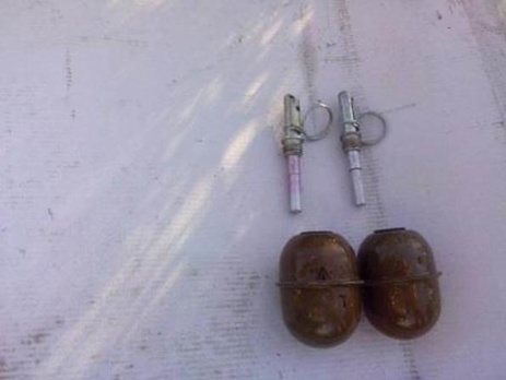 СБУ задержала автомобили с 200 тыс. грн и гранатами в Донецкой области