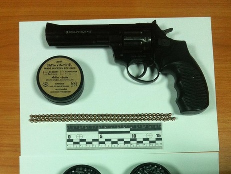 Гражданин Германии пытался пересечь украинскую границу с револьвером и почти 800 патронами