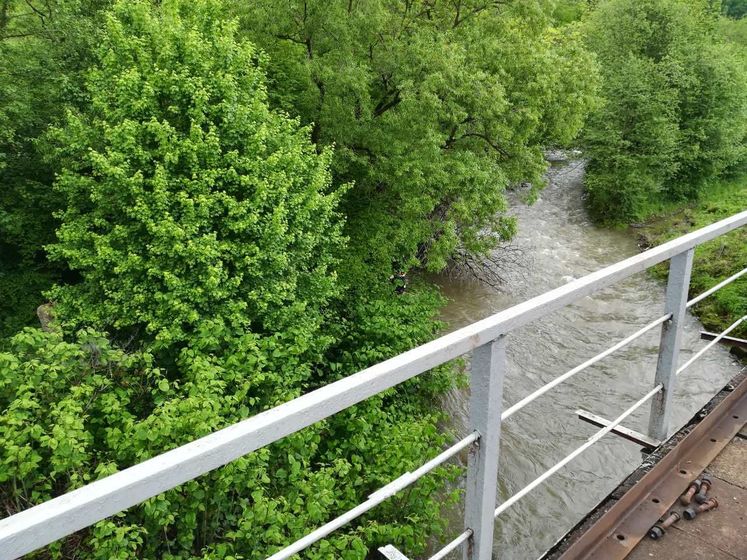 В Закарпатье спасатели нашли тело 10-летнего мальчика, упавшего в реку