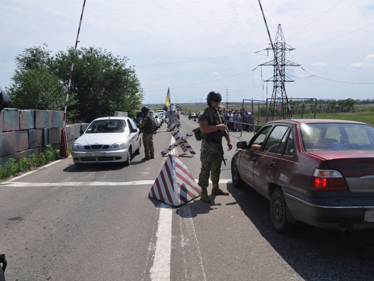﻿Пункти пропуску на Донбасі перейдуть на літній режим роботи – штаб операції Об'єднаних сил