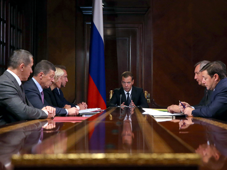 Российский премьер одобрил решение Минтранса строить железную дорогу в обход Украины