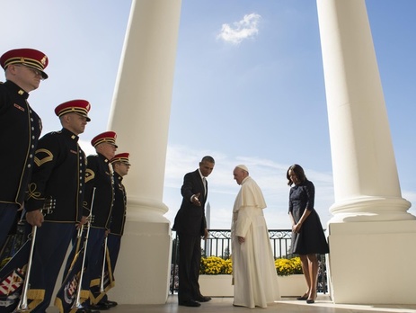 Дайджест 23 сентября: Нелегальные копатели янтаря перекрыли трассу, нападение на дом Добкина, Папа Римский впервые в США