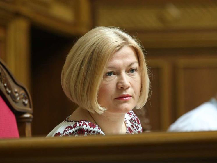 Геращенко заявила, что готовит запрос в Нацполицию по поводу задержания двух людей, митинговавших в Ровно против Зеленского