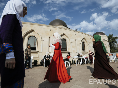 Мусульмане всего мира празднуют Курбан-байрам. Фоторепортаж