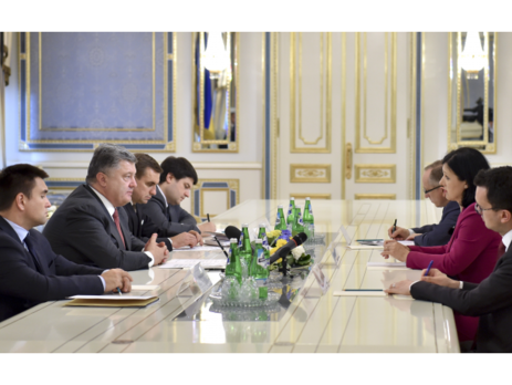 Порошенко заявил, что настроен на проведение радикальных изменений в судебной системе