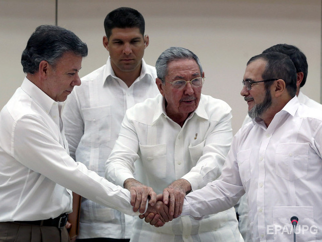 Власти Колумбии договорились с повстанцами заключить перемирие после 50 лет противостояния