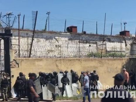 Из одесской колонии, где произошел бунт заключенных, вывезли пятерых нарушителей режима, заложников освободили – омбудсмен