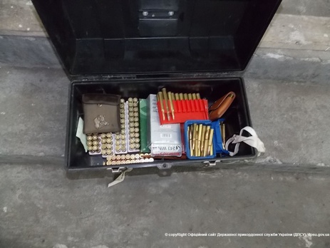 Во Львовской области пограничники задержали француза с арсеналом охотничьего оружия. Фоторепортаж