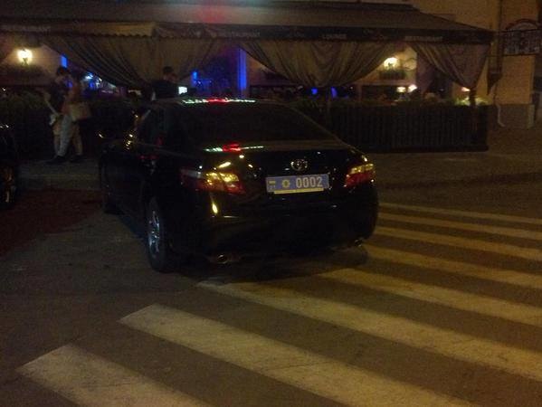 В Харькове полицейские выписали штраф водителю автомобиля с милицейскими номерами