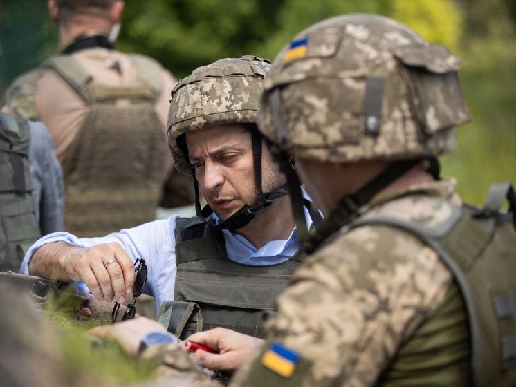 ﻿Зеленський уперше відвідав позиції українських військовослужбовців на Луганщині та побував на передовій