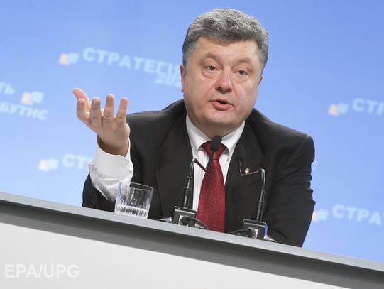 Порошенко: Нужно, чтобы Украине доверяли в мире так, как украинцы доверяют новой полиции
