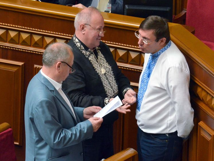 Шуфрич подал в Генпрокуратуру заявление, в котором обвинил Порошенко и Турчинова в госизмене – Луценко