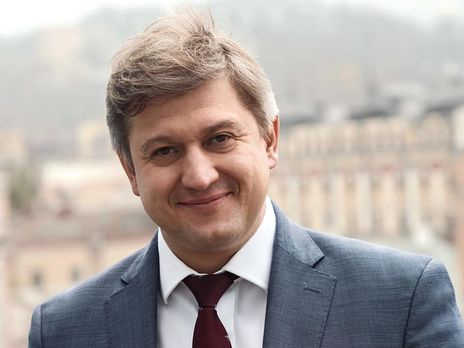 Во время президентской кампании Данилюк был советником Зеленского по вопросам международной, финансовой, экономической и банковской деятельности