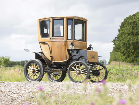 В Дании с аукциона продали электромобиль 1905 года выпуска. Фоторепортаж