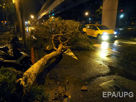 На Тайване тайфун оставил без света 2 млн домов