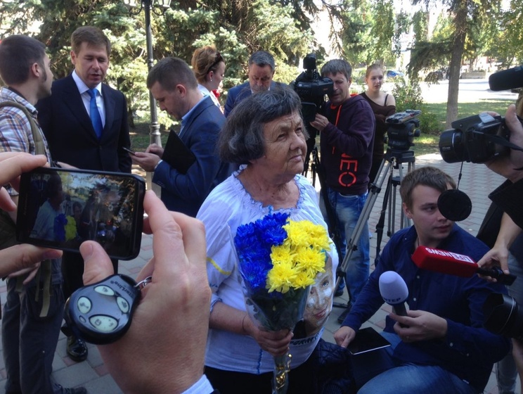 В Донецкий горсуд Ростовской области приехала мать Савченко