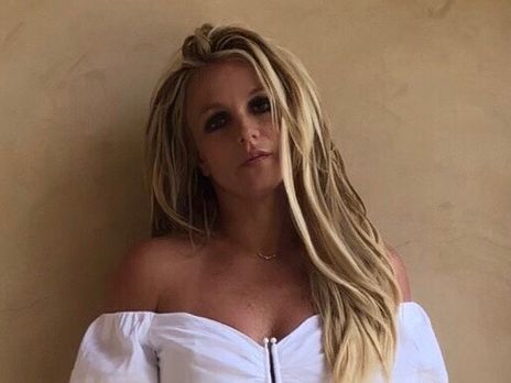 ﻿Спірс показала фігуру в купальнику