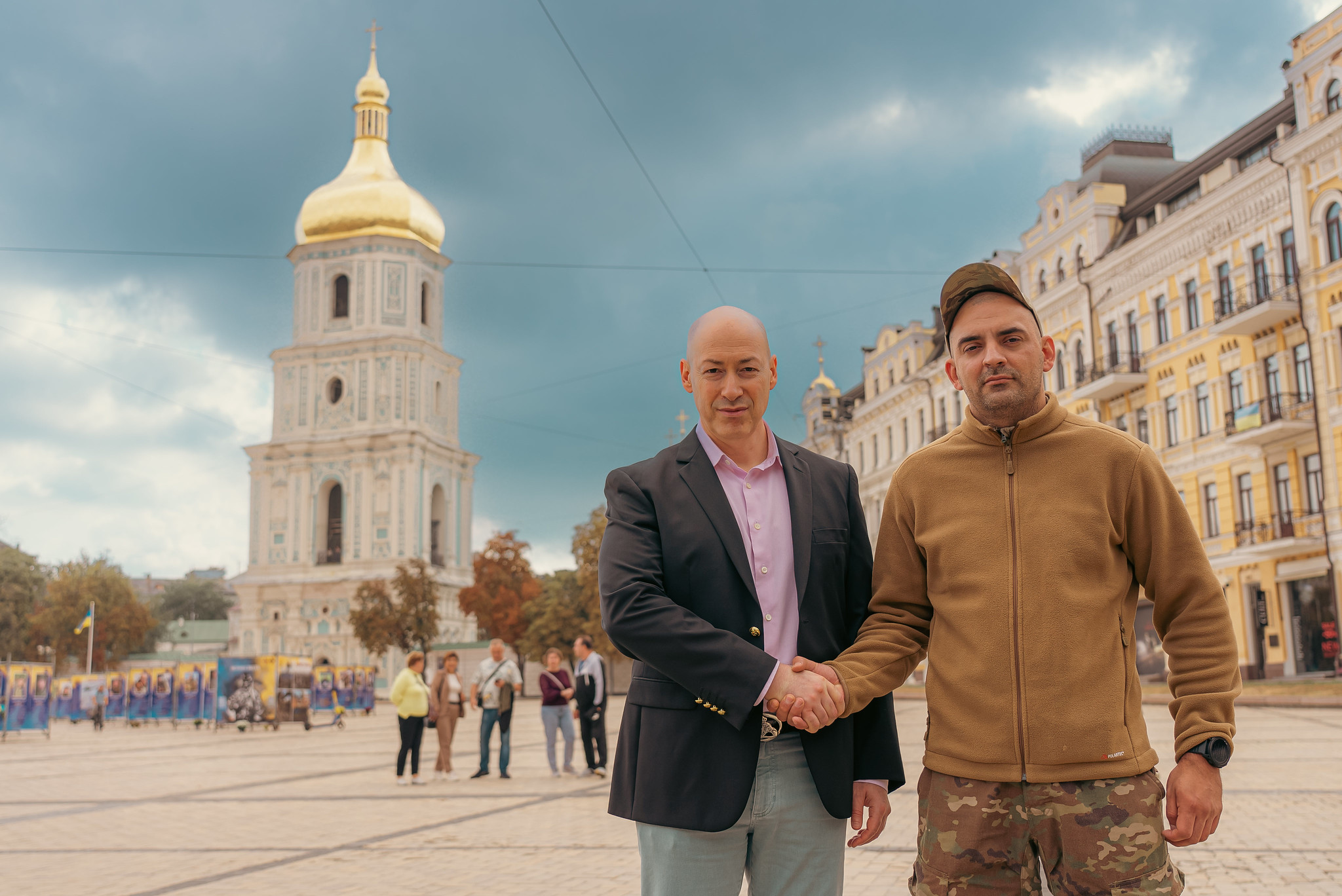 Азовец Чудик, проведший почти четыре года в российском плену: Пришли два  “коренных” дончанина узкоглазых: “Ты зачем пришел на мой земля?” И началась  неприятная процедура – мне тогда зубы вырвали плоскогубцами