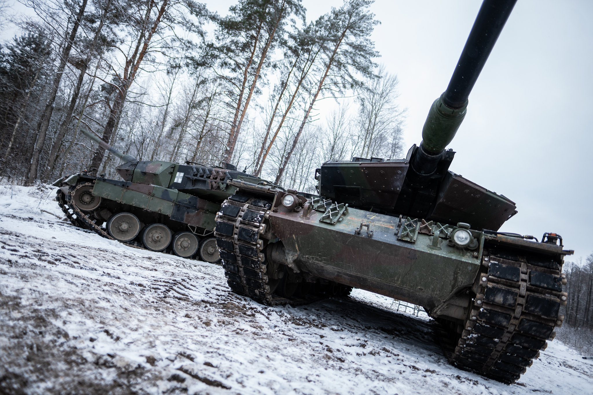 В Литве отремонтировали первые танки Leopard 2, поврежденные в ходе войны в Украине. Вскоре их вернут на фронт. Фото  фото 3
