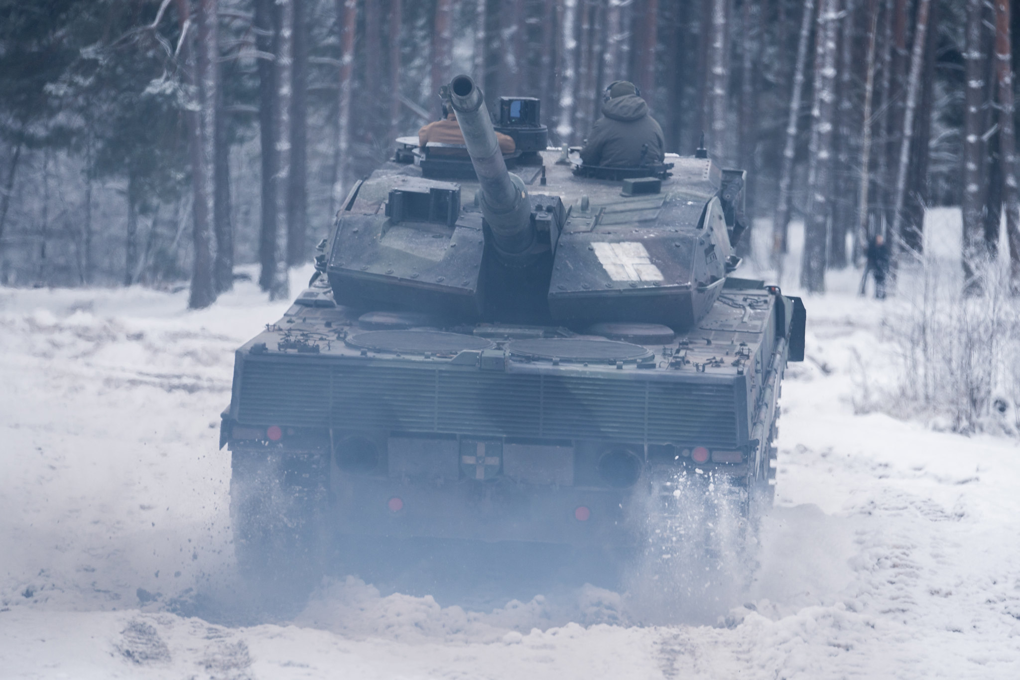 У Литві відремонтували перші танки Leopard 2, пошкоджені під час війни в Україні. Незабаром їх повернуть на фронт. Фото фото 1