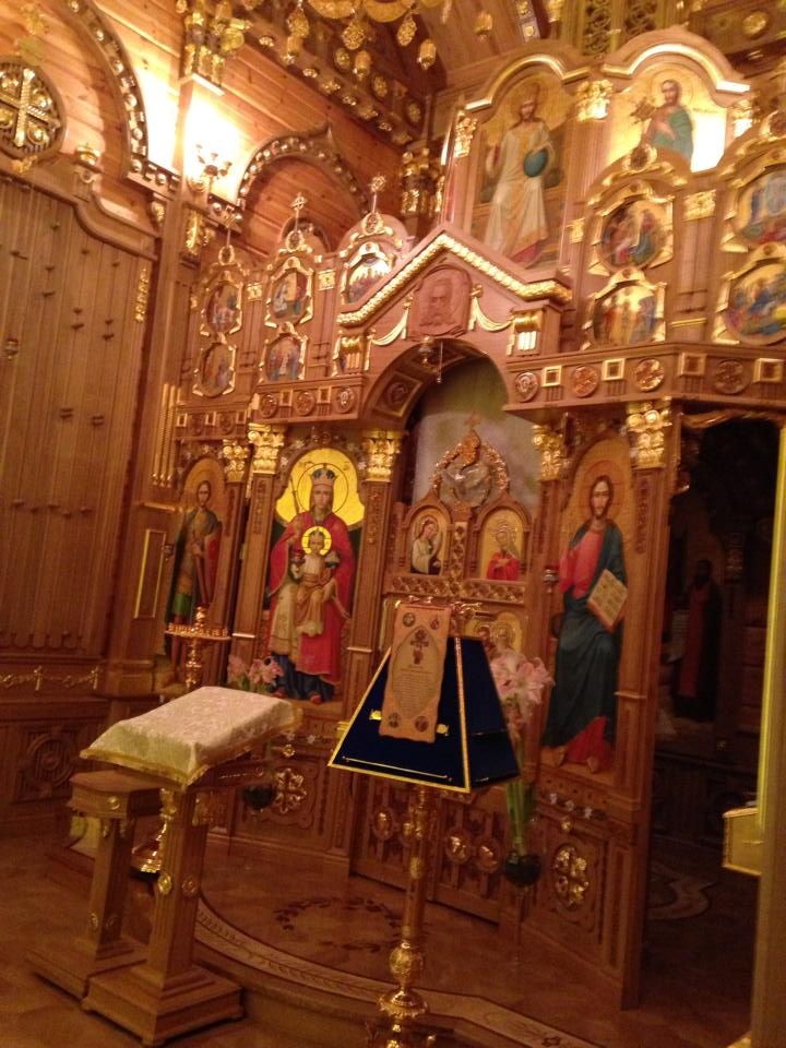 "Золотая" церковь в гостевом доме. Фото: Александр Аронець