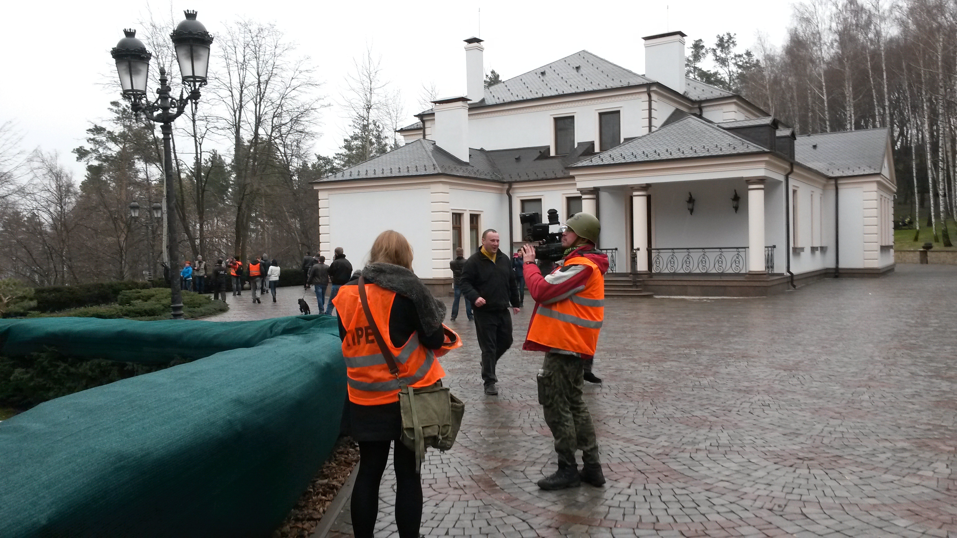 В гостях у Януковича: экскурсия по Межигорью / ГОРДОН