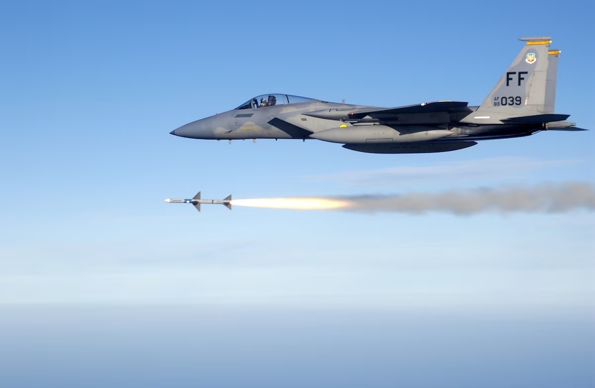 Ракета AIM-7 Sparrow, запущенная с американского F-15 Eagle. Фото: af.mil