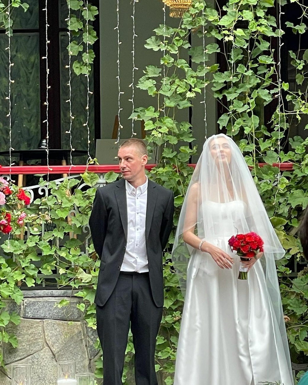 Александр Волощук и бывшая жена Бардаша Кристина Герасимова поженились в августе 2021 года. Фото: kri_luna / Instgram