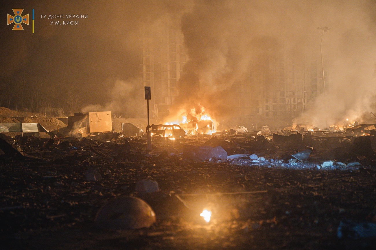 Русские фашисты ударили баллистическими ракетами по новому торговому центру Киева